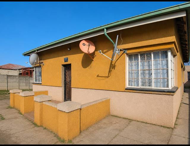 4 BEDROOM HOUSE FOR SALE IN VEREENIGING CENTRAL